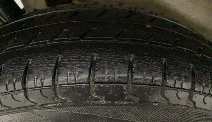 2012 Maruti Wagon R 1.0 LXI CNG, CNG, Manual, 58,318 km, Right Front Tyre Tread