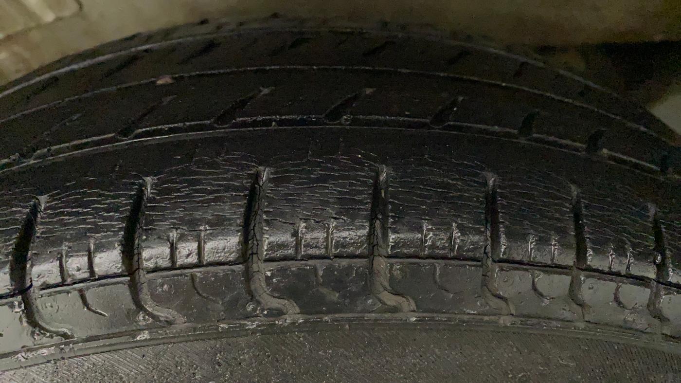 2012 Maruti Wagon R 1.0 LXI CNG, CNG, Manual, 58,318 km, Left Front Tyre Tread