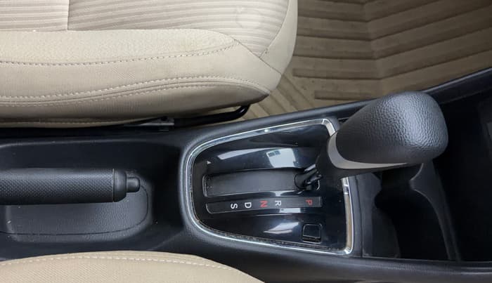 2024 Honda Amaze 1.2L I-VTEC VX CVT, Petrol, Automatic, 24,424 km, Gear Lever