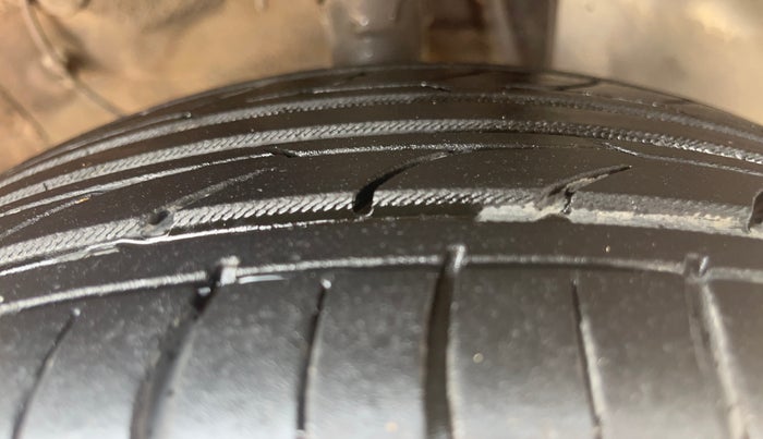 2020 KIA SONET HTX 1.0 IMT, Petrol, Manual, 1,09,076 km, Right Front Tyre Tread