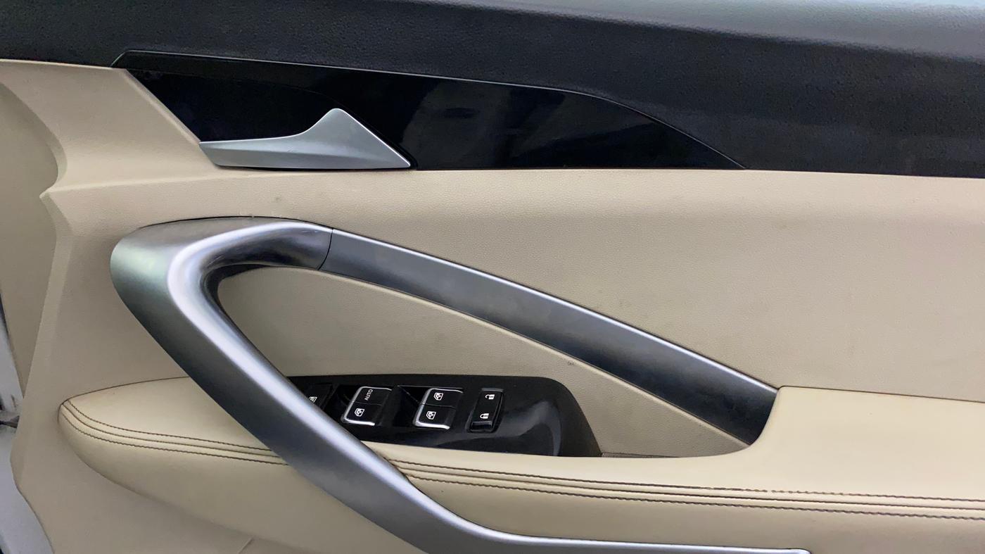 2021 MG HECTOR SMART 2.0 DIESEL, Diesel, Manual, 79,740 km, Driver Side Door Panels Control
