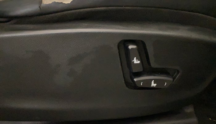 2021 MG HECTOR SMART 2.0 DIESEL, Diesel, Manual, 80,076 km, Driver Side Adjustment Panel