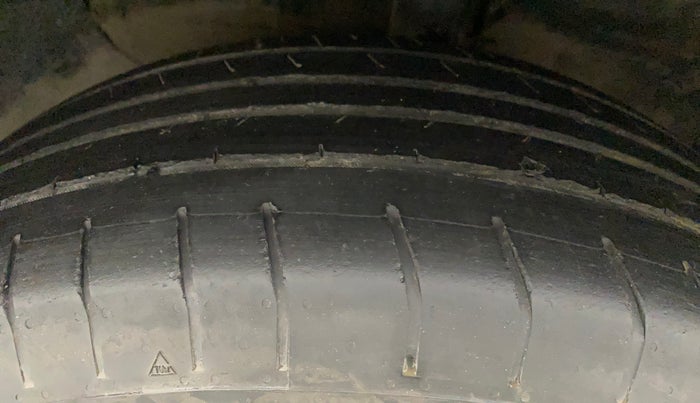 2016 Hyundai Creta S 1.6 PETROL, Petrol, Manual, 1,09,310 km, Left Front Tyre Tread