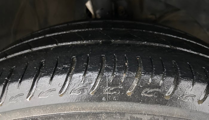 2019 Maruti Baleno DELTA PETROL 1.2, Petrol, Manual, 63,840 km, Right Front Tyre Tread