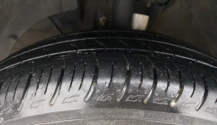 2019 Maruti Baleno DELTA PETROL 1.2, Petrol, Manual, 63,840 km, Left Front Tyre Tread