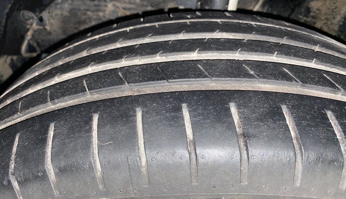 2016 Maruti Baleno ZETA PETROL 1.2, Petrol, Manual, 69,973 km, Left Front Tyre Tread