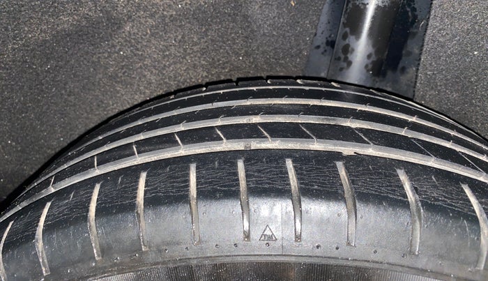 2016 Maruti Baleno ZETA PETROL 1.2, Petrol, Manual, 69,973 km, Left Rear Tyre Tread