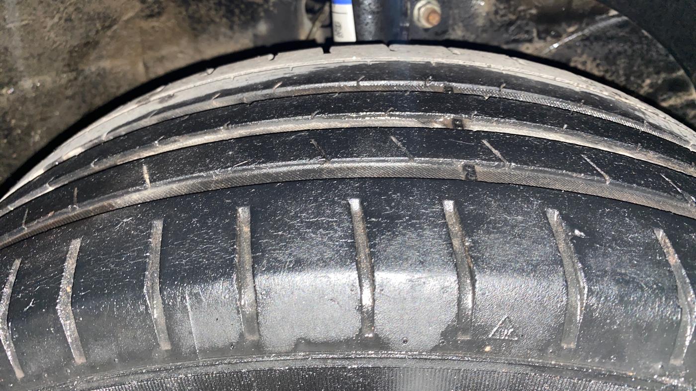 2016 Maruti Baleno ZETA PETROL 1.2, Petrol, Manual, 69,973 km, Right Front Tyre Tread