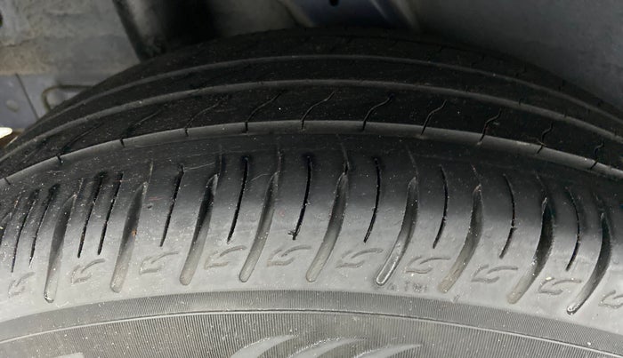 2020 Hyundai VENUE 1.5 SX CRDI MT, Diesel, Manual, 34,757 km, Right Rear Tyre Tread