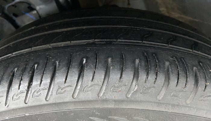 2020 Hyundai VENUE 1.5 SX CRDI MT, Diesel, Manual, 34,757 km, Left Front Tyre Tread