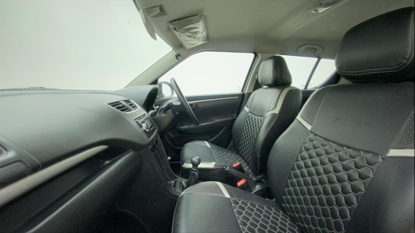 2017 Maruti Swift LXI (O), Petrol, Manual, 38,009 km, Right Side Front Door Cabin
