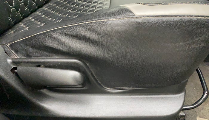 2017 Maruti Swift LXI (O), Petrol, Manual, 38,009 km, Driver Side Adjustment Panel