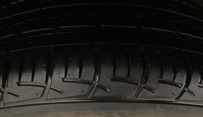 2015 Volkswagen Polo HIGHLINE1.2L, Petrol, Manual, 20,755 km, Right Rear Tyre Tread