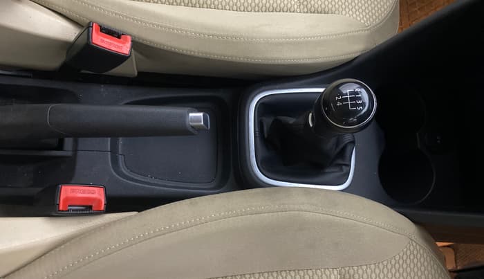 2015 Volkswagen Polo HIGHLINE1.2L, Petrol, Manual, 20,755 km, Gear Lever