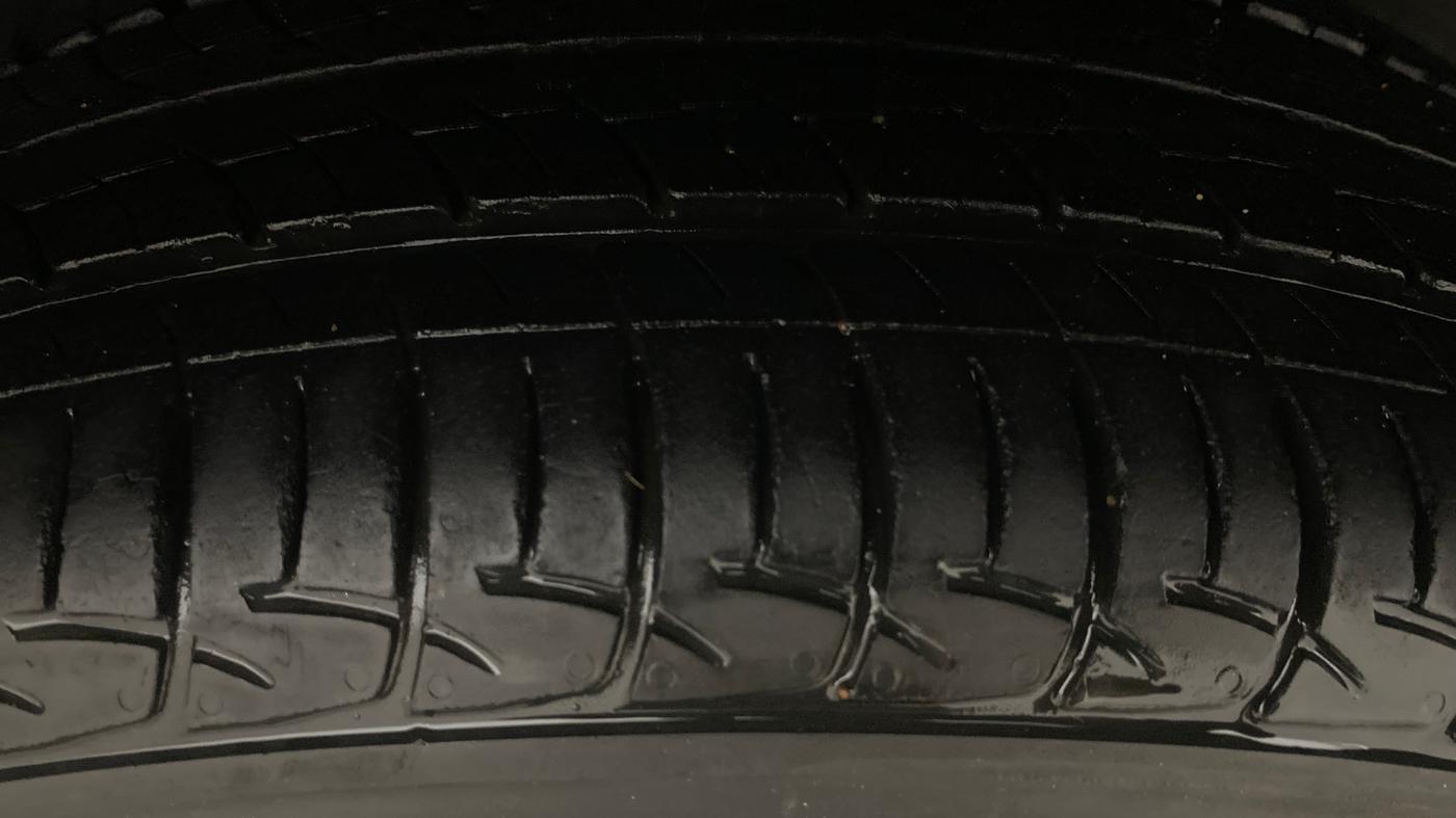 2015 Volkswagen Polo HIGHLINE1.2L, Petrol, Manual, 20,755 km, Left Rear Tyre Tread