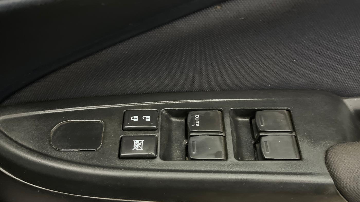 2024 Maruti Baleno SIGMA PETROL 1.2, Petrol, Manual, 34,276 km, Driver Side Door Panels Control