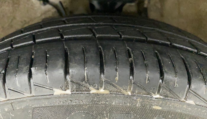 2021 Maruti Alto LXI OPT, Petrol, Manual, 29,147 km, Left Front Tyre Tread