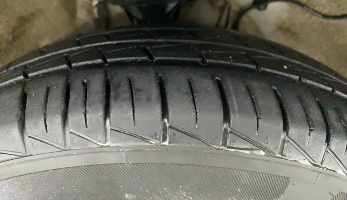 2021 Maruti Alto LXI OPT, Petrol, Manual, 29,147 km, Right Front Tyre Tread