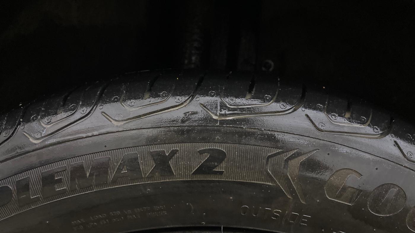 2022 MG ASTOR SHARP 1.3 TURBO AT, Petrol, Automatic, 33,198 km, Right Rear Tyre Tread