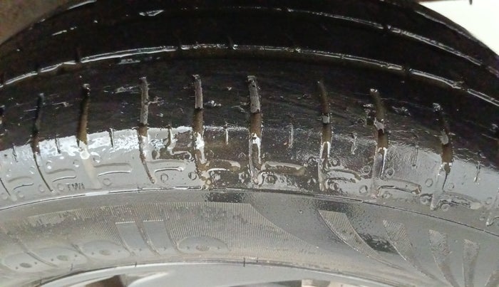 2020 Hyundai GRAND I10 NIOS SPORTZ AMT 1.2 KAPPA VTVT, Petrol, Automatic, 33,023 km, Left Rear Tyre Tread