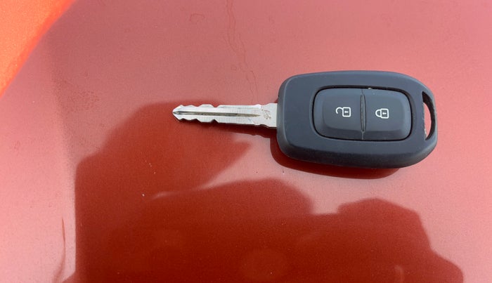 2021 Renault Duster RXS 1.5 PETROL MT, Petrol, Manual, 37,689 km, Key Close Up