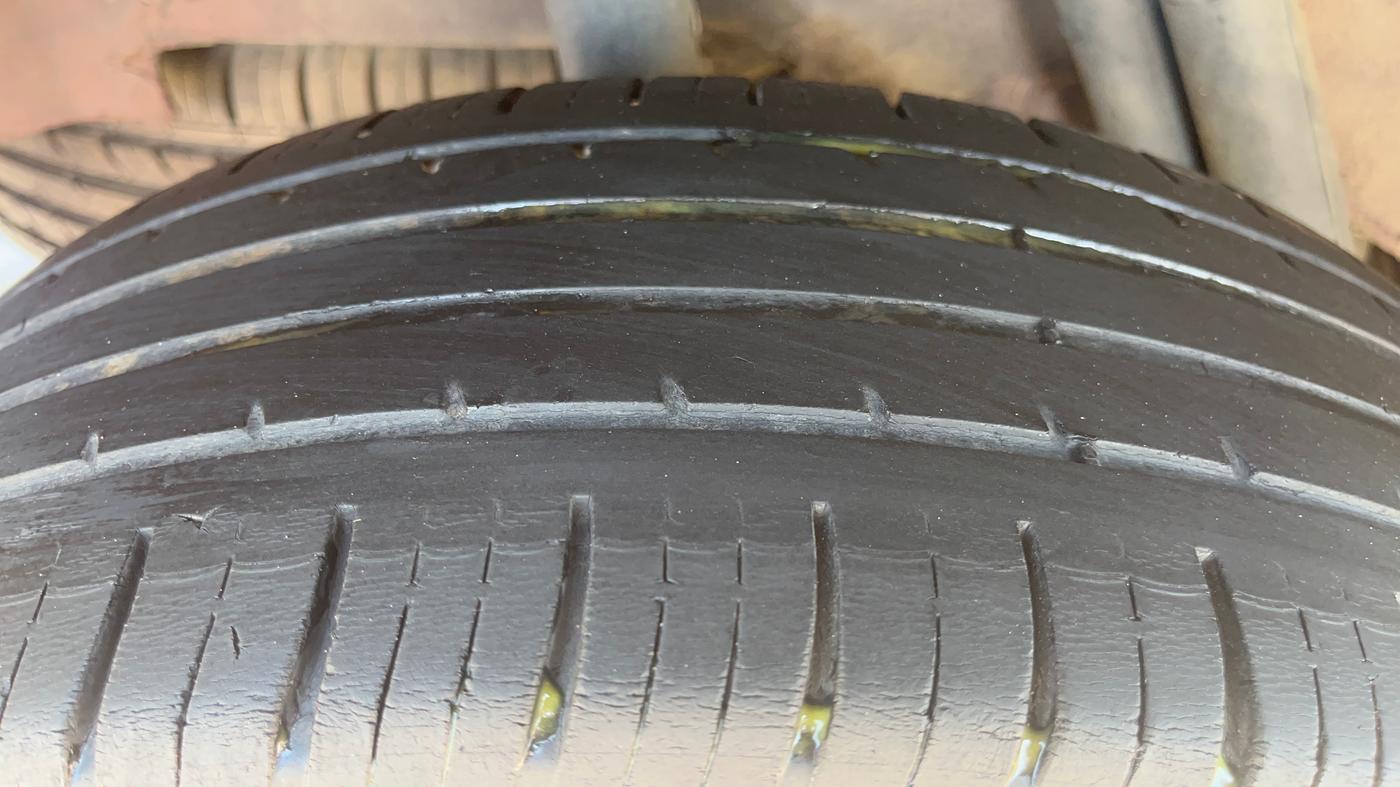 2021 Renault Duster RXS 1.5 PETROL MT, Petrol, Manual, 37,722 km, Right Rear Tyre Tread