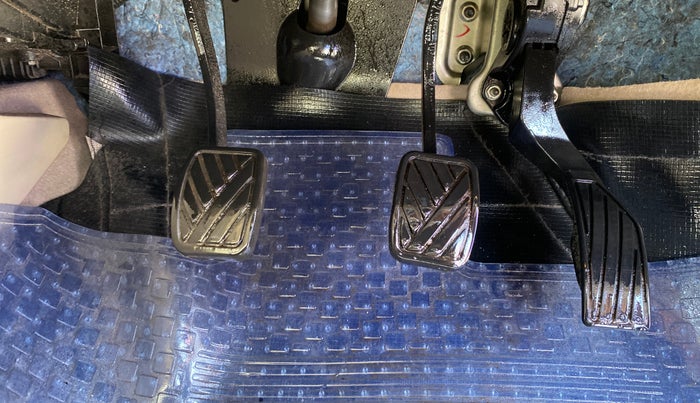 2023 Maruti Ciaz ZETA 1.5 SHVS MT PETROL, Petrol, Manual, 39,290 km, Pedals