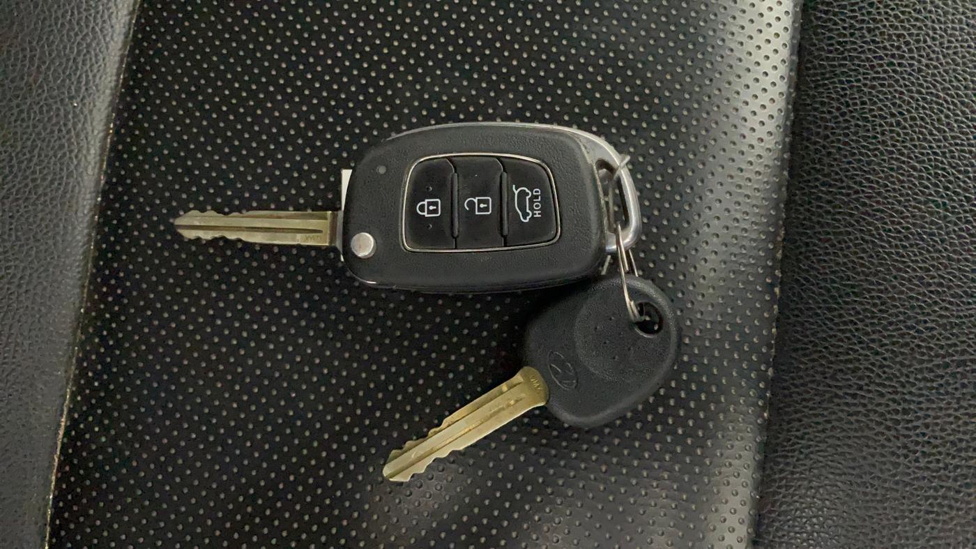 2019 Hyundai VENUE SX 1.0 TURBO, Petrol, Manual, 86,837 km, Key Close Up