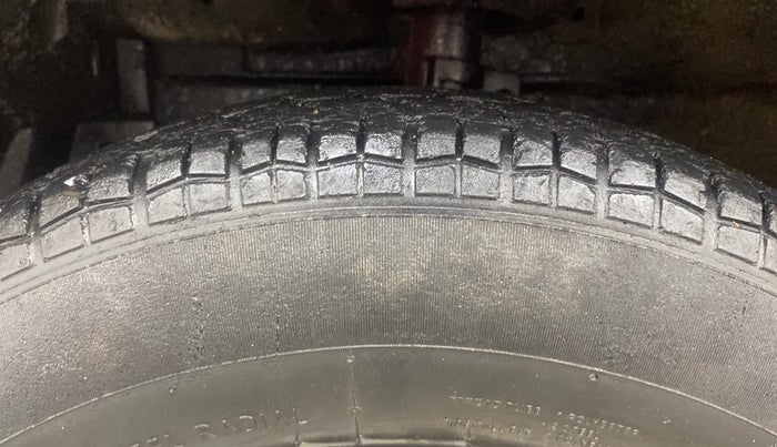 2017 Maruti Swift VXI, Petrol, Manual, 43,596 km, Left Front Tyre Tread