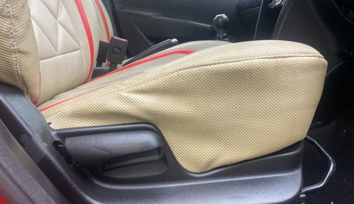 2017 Maruti Swift VXI, Petrol, Manual, 43,596 km, Driver Side Adjustment Panel