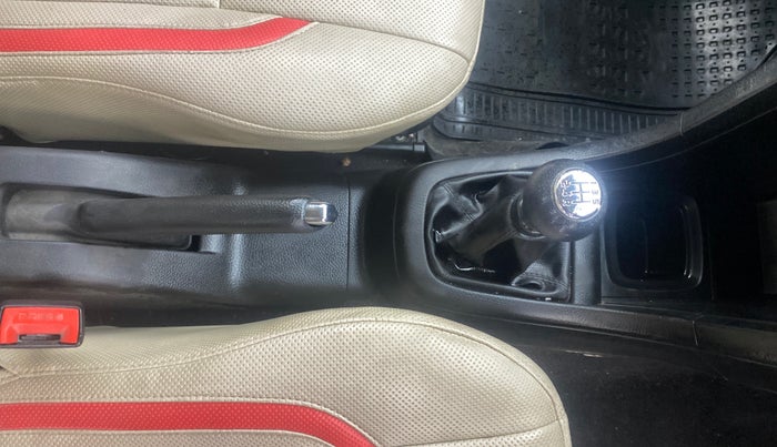 2017 Maruti Swift VXI, Petrol, Manual, 43,596 km, Gear Lever