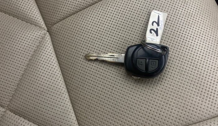 2017 Maruti Swift VXI, Petrol, Manual, 43,596 km, Key Close Up