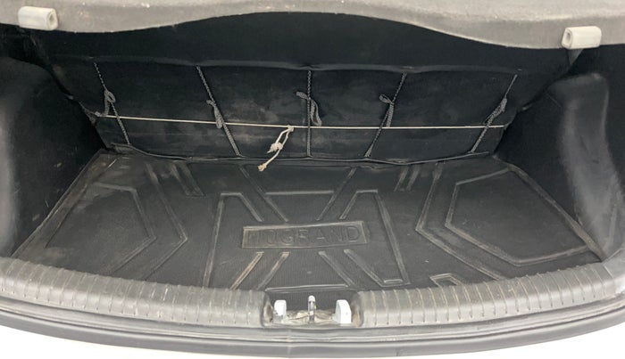 2016 Hyundai Grand i10 SPORTZ 1.2 KAPPA VTVT, Petrol, Manual, 89,264 km, Boot Inside