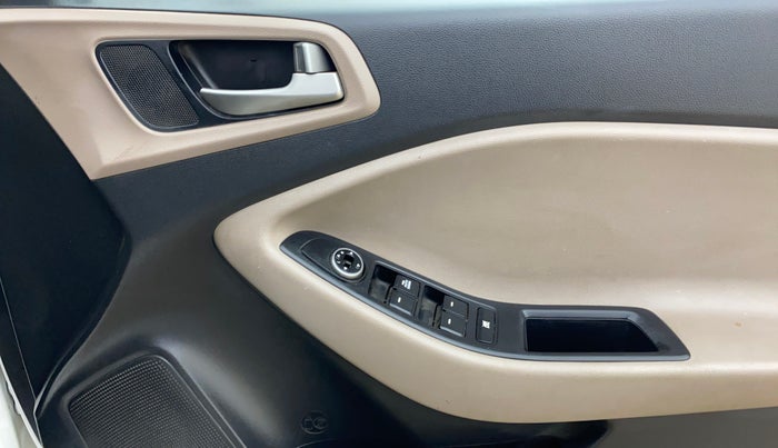 2018 Hyundai Elite i20 MAGNA EXECUTIVE 1.2, Petrol, Manual, 55,085 km, Driver Side Door Panels Control