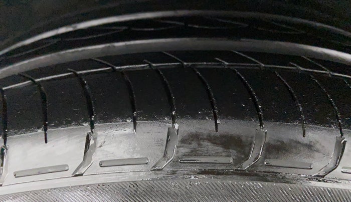 2019 Honda Civic ZX CVT PETROL, Petrol, Automatic, 30,286 km, Right Rear Tyre Tread