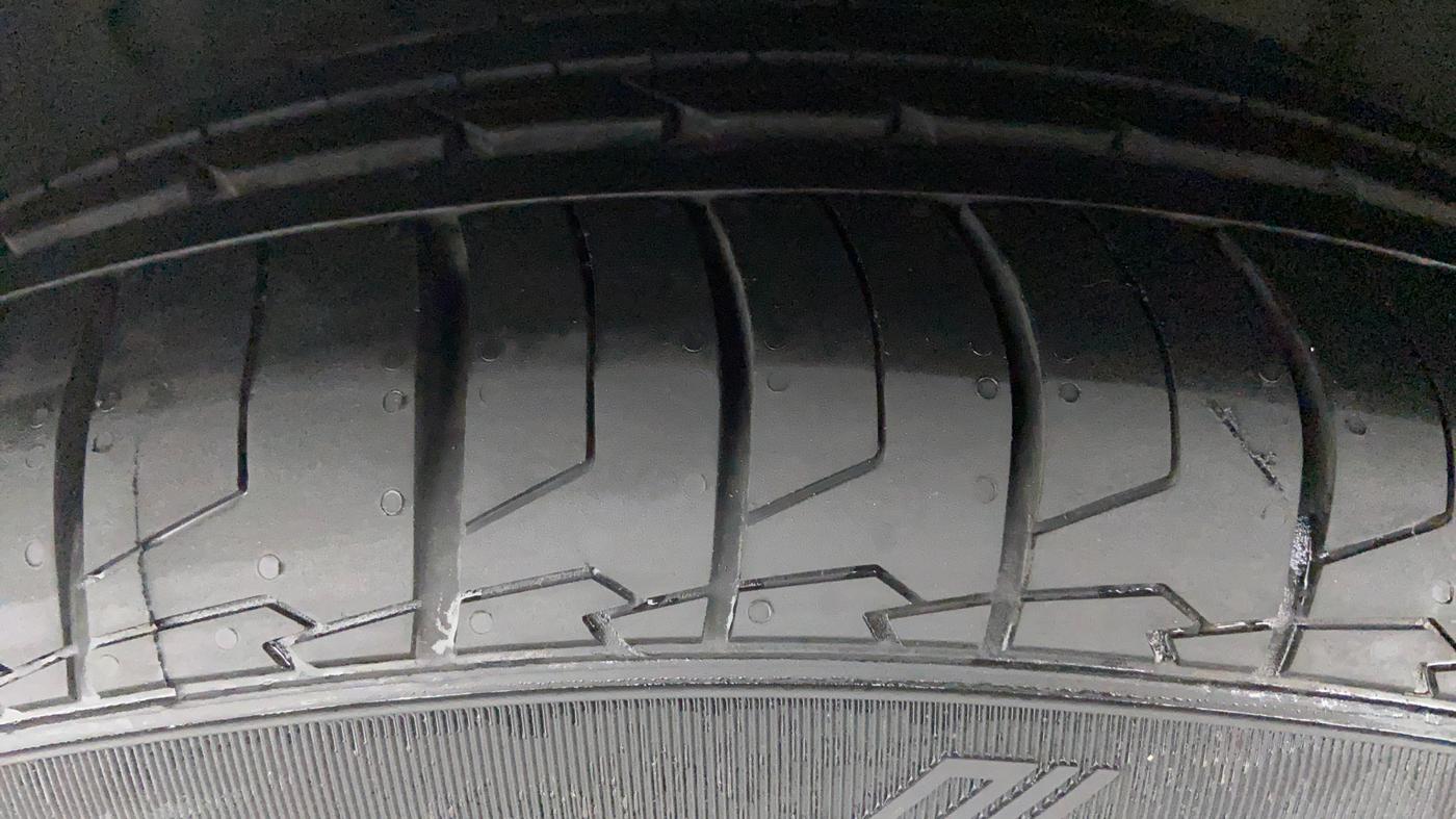 2019 Honda Civic ZX CVT PETROL, Petrol, Automatic, 30,286 km, Left Front Tyre Tread