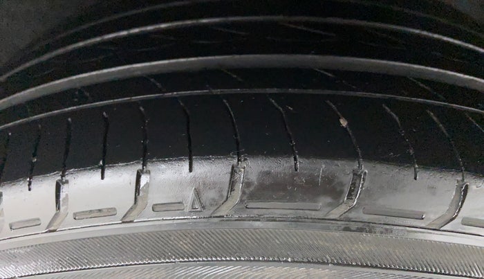 2019 Honda Civic ZX CVT PETROL, Petrol, Automatic, 30,286 km, Left Rear Tyre Tread