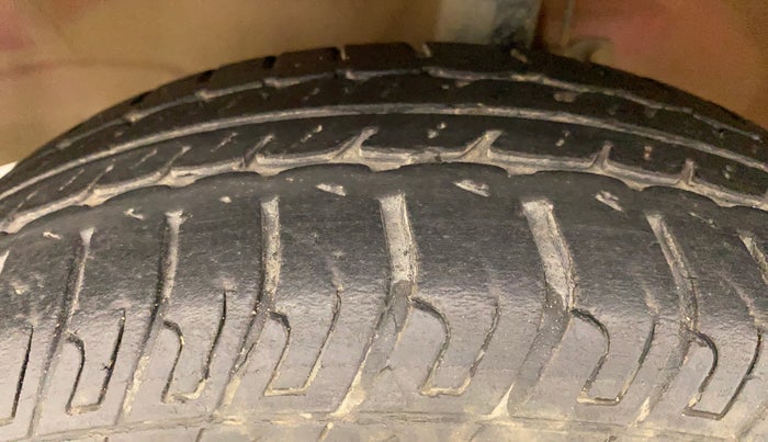 2016 Maruti Wagon R 1.0 VXI, Petrol, Manual, 73,033 km, Left Front Tyre Tread