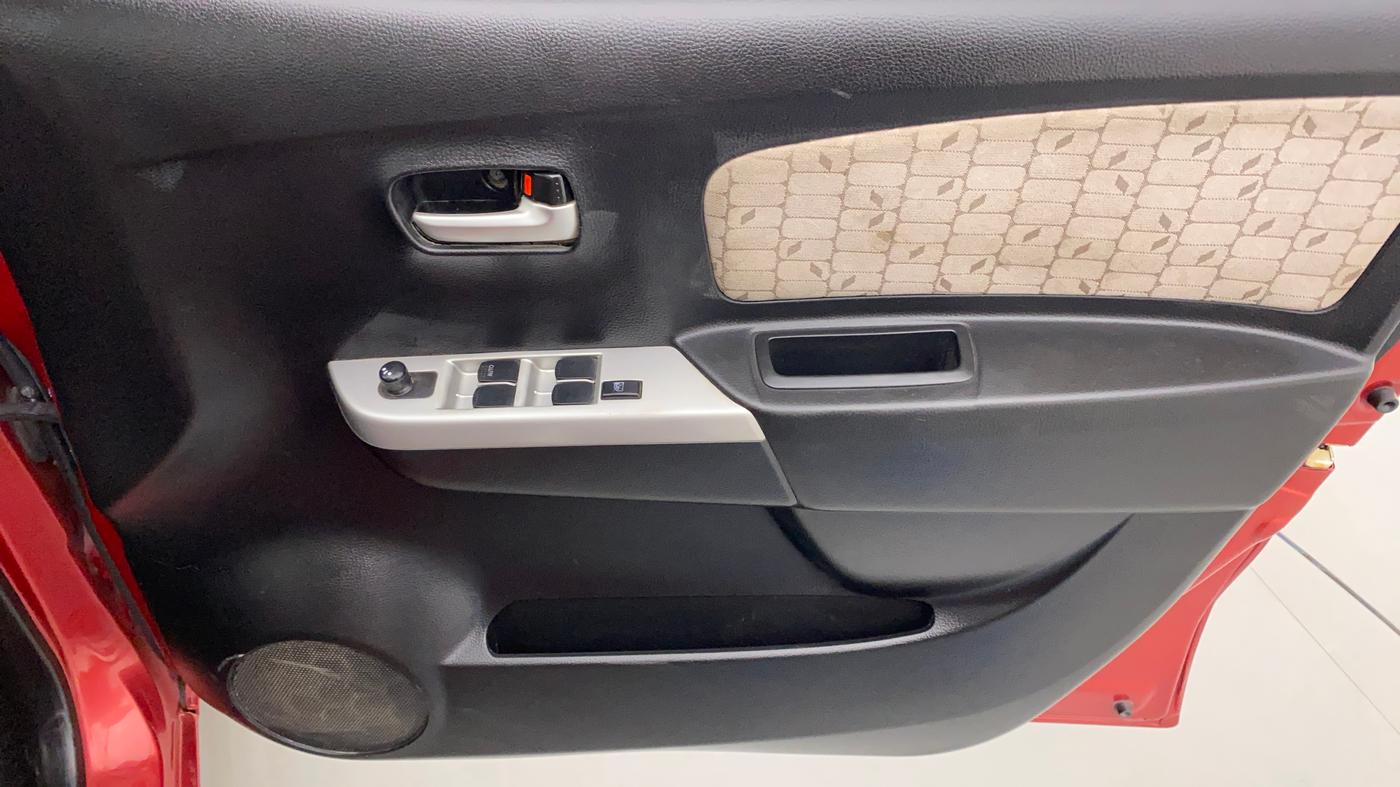 2016 Maruti Wagon R 1.0 VXI, Petrol, Manual, 73,033 km, Driver Side Door Panels Control