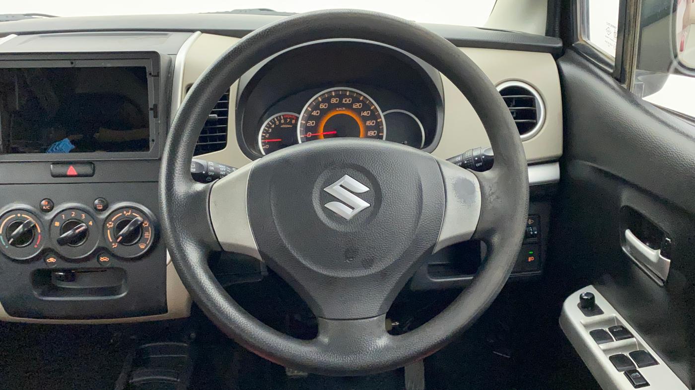 2016 Maruti Wagon R 1.0 VXI, Petrol, Manual, 73,033 km, Steering Wheel Close Up