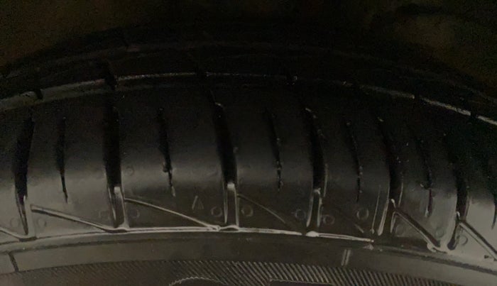 2022 Maruti Alto VXI, Petrol, Manual, 8,228 km, Left Rear Tyre Tread