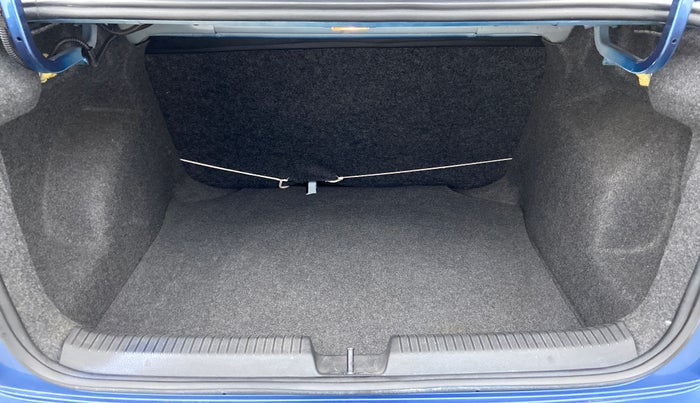 2016 Volkswagen Ameo TRENDLINE 1.2, Petrol, Manual, 30,172 km, Boot Inside