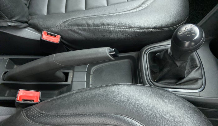 2016 Volkswagen Ameo TRENDLINE 1.2, Petrol, Manual, 30,172 km, Gear Lever