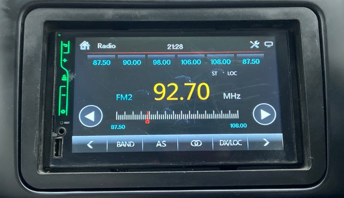 2016 Volkswagen Ameo TRENDLINE 1.2, Petrol, Manual, 30,172 km, Infotainment System