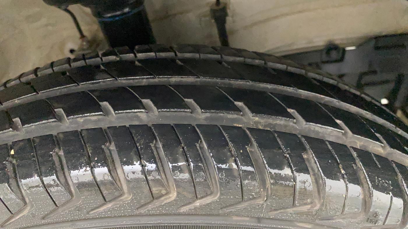 2022 Maruti Alto K10 VXI, Petrol, Manual, 10,850 km, Right Front Tyre Tread