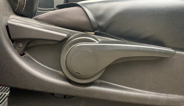 2016 Tata Zest XMS PETROL, Petrol, Manual, 82,099 km, Driver Side Adjustment Panel