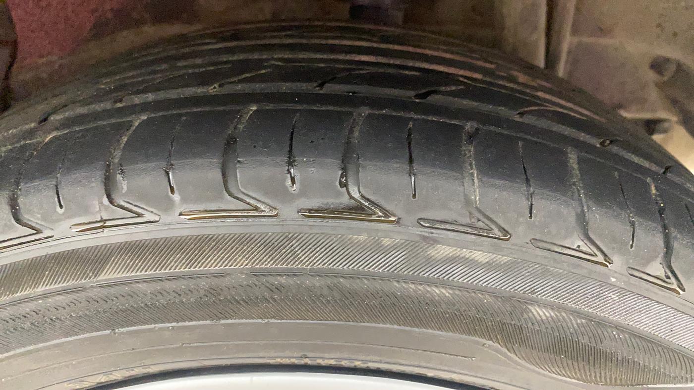 2016 Tata Zest XMS PETROL, Petrol, Manual, 82,162 km, Left Rear Tyre Tread