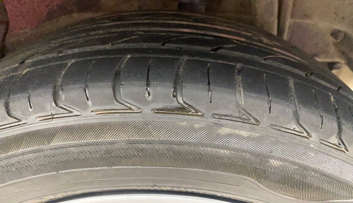 2016 Tata Zest XMS PETROL, Petrol, Manual, 82,099 km, Left Rear Tyre Tread