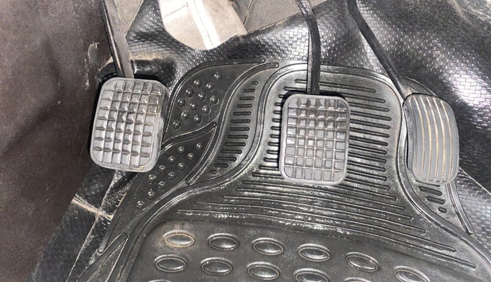 2016 Tata Zest XMS PETROL, Petrol, Manual, 82,099 km, Pedals