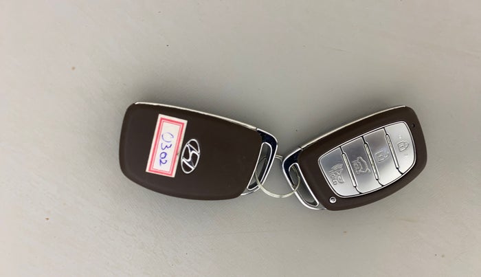 2023 Hyundai NEW I20 ASTA (O) 1.2 IVT, Petrol, Automatic, 33,772 km, Key Close Up